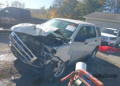 2012 Ford Escape Xls z USA, uszkodzony, nr VIN 1FMCU0C76CKA73355